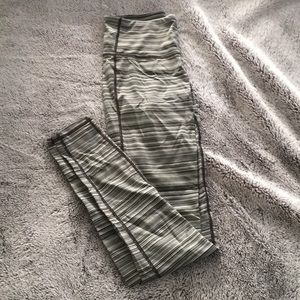 Athleta chat tight size S